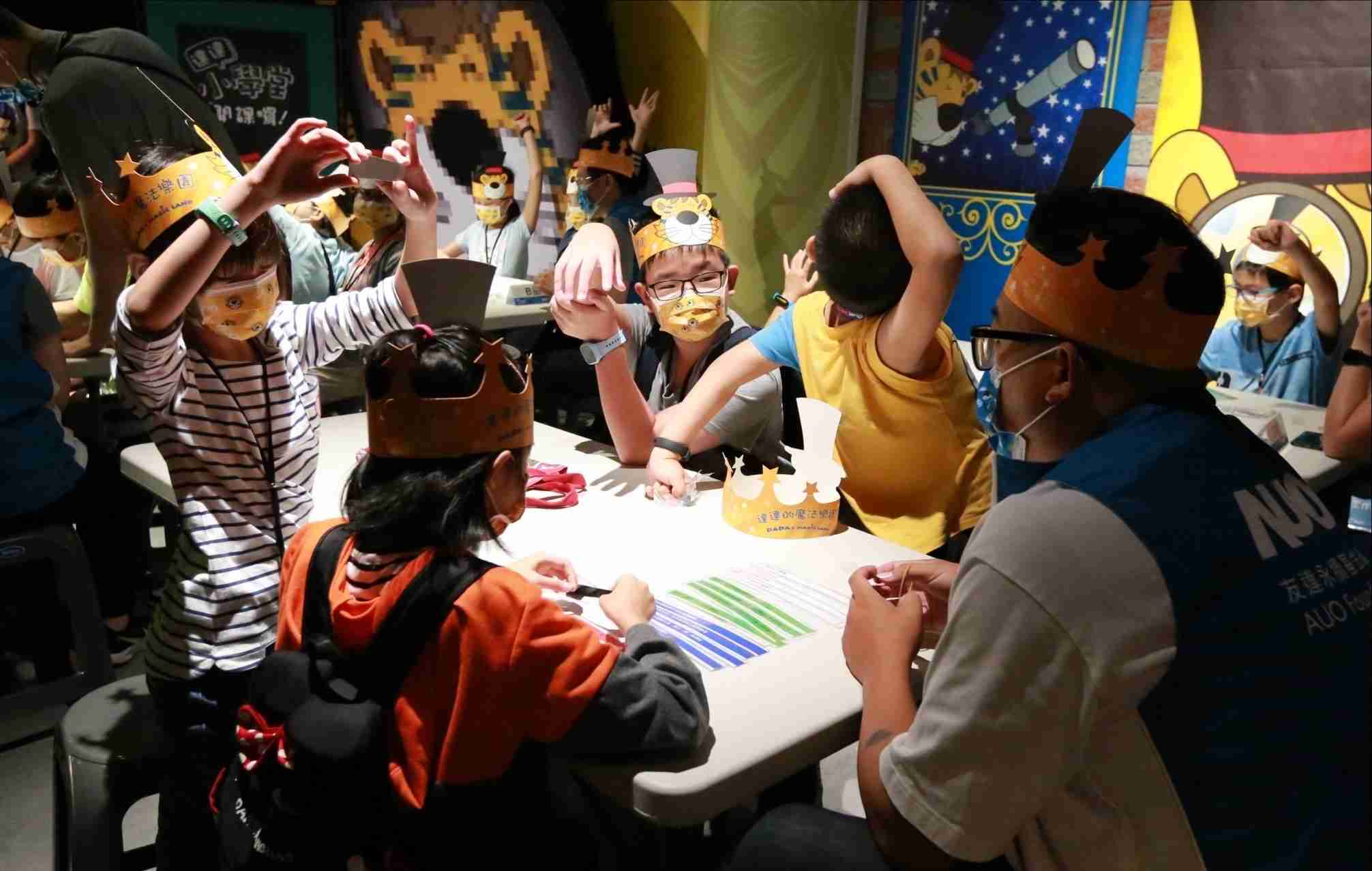 人生就是博以永续理念推动全人教育计划，，内外结盟储备科普教育人才，，，荣获亚太永续行动奖社会共融面的金奖肯定