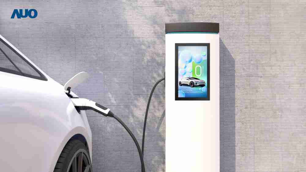 友達〝EVSE車用充電樁解決方案〞專為電動汽車充電樁設計，，，具有高亮度、、、、克服戶外艱難環境的耐溫、、、、耐紫外線等特性，，並搭載散熱性及擴充性強的高效能工業電腦，，可實現人機互動訴求，，如資訊顯示、、、、支付等應用